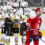 La déception du capitaine viégeois Daniel Eigenmann tranche avec la joie des visiteurs.